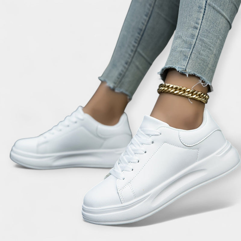 Eva Eleganti Minimalistiset Kaupunkijuoksukengät" could be rewritten as "Eva Eleganti Minimalist Urban Running Shoes.