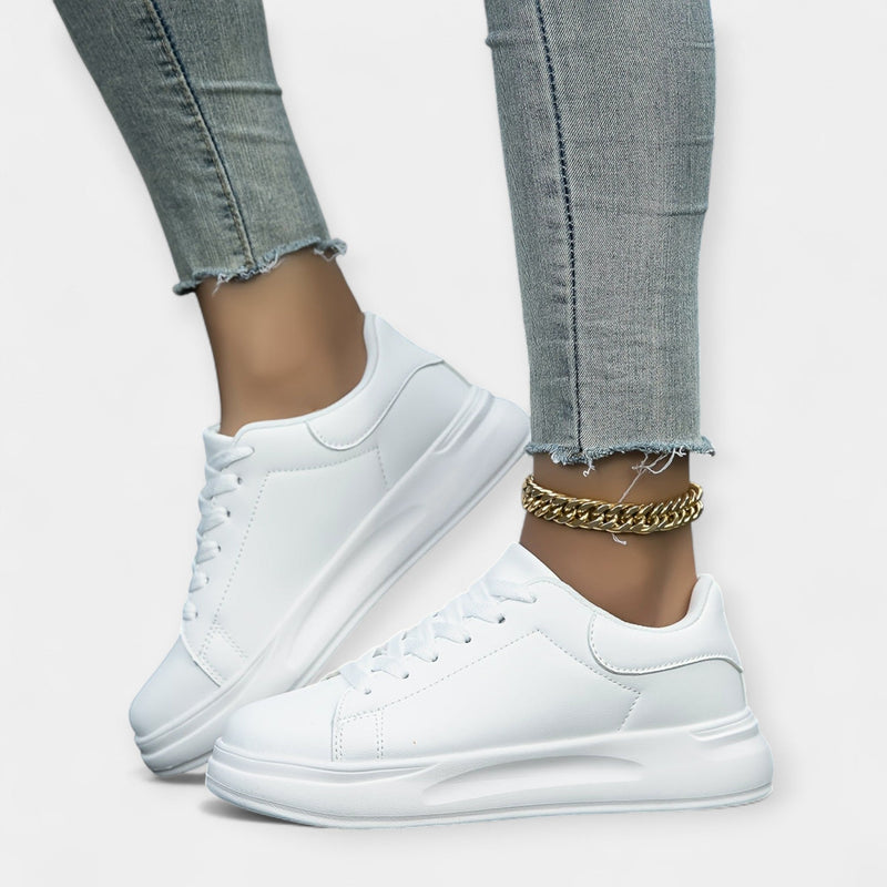 Eva Eleganti Minimalistiset Kaupunkijuoksukengät" could be rewritten as "Eva Eleganti Minimalist Urban Running Shoes.