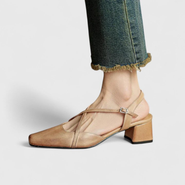 Mikaela | Tyylikkäät Sandaalit" can be rewritten as "Mikaela | Elegant Sandals.