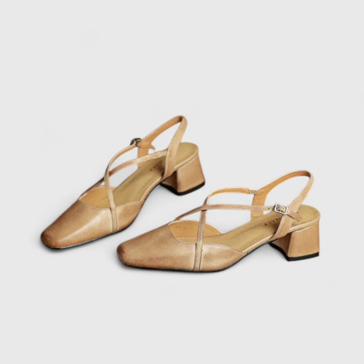 Mikaela | Tyylikkäät Sandaalit" can be rewritten as "Mikaela | Elegant Sandals.