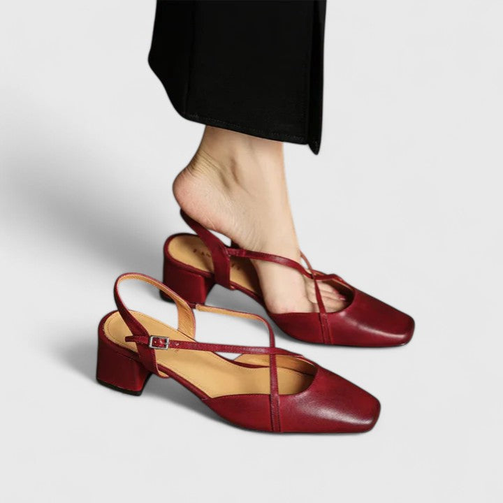 Mikaela | Tyylikkäät Sandaalit" can be rewritten as "Mikaela | Elegant Sandals.