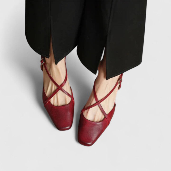 Mikaela | Tyylikkäät Sandaalit" can be rewritten as "Mikaela | Elegant Sandals.
