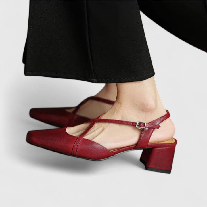 Mikaela | Tyylikkäät Sandaalit" can be rewritten as "Mikaela | Elegant Sandals.