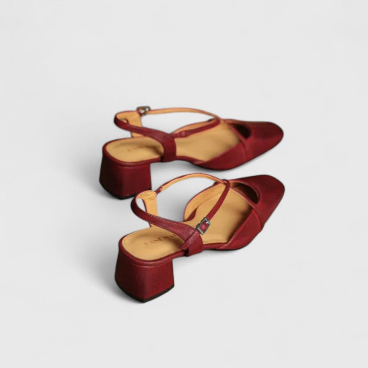 Mikaela | Tyylikkäät Sandaalit" can be rewritten as "Mikaela | Elegant Sandals.