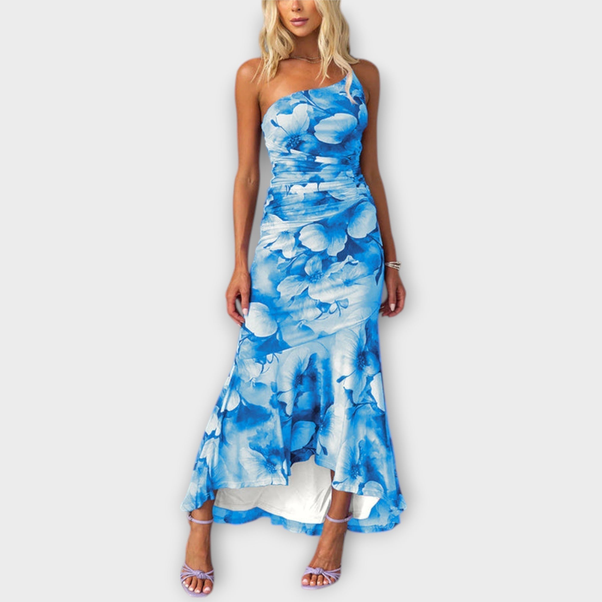 Pia - Epäsymmetrinen Maxi Mekko Drapoinnilla