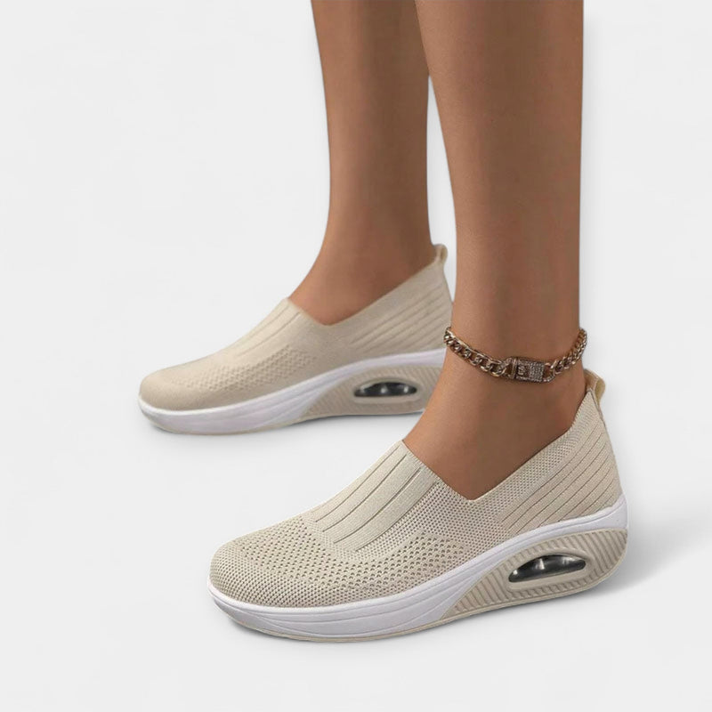 Karolīna | Tyylikkäät Ortopediset Slip-On Tennarit Mukavuudella