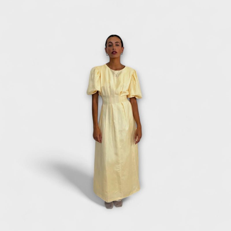 Josephine - Ilmava Maxi-mekko Kermaisessa Keltaisessa Värissä