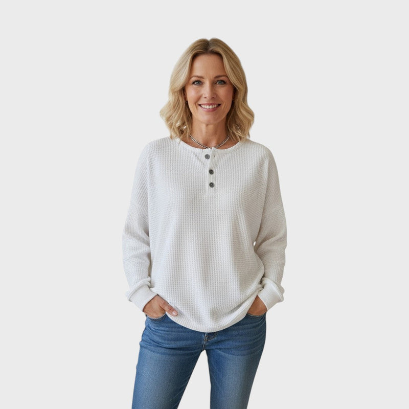 Helle | Vafli-neulepaita napilla" can be rewritten as "Helle | Button-Up Waffle Knit Sweater.