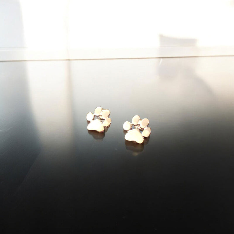 Yamira™ | Hypoallergenic Footprint-Shaped Earrings