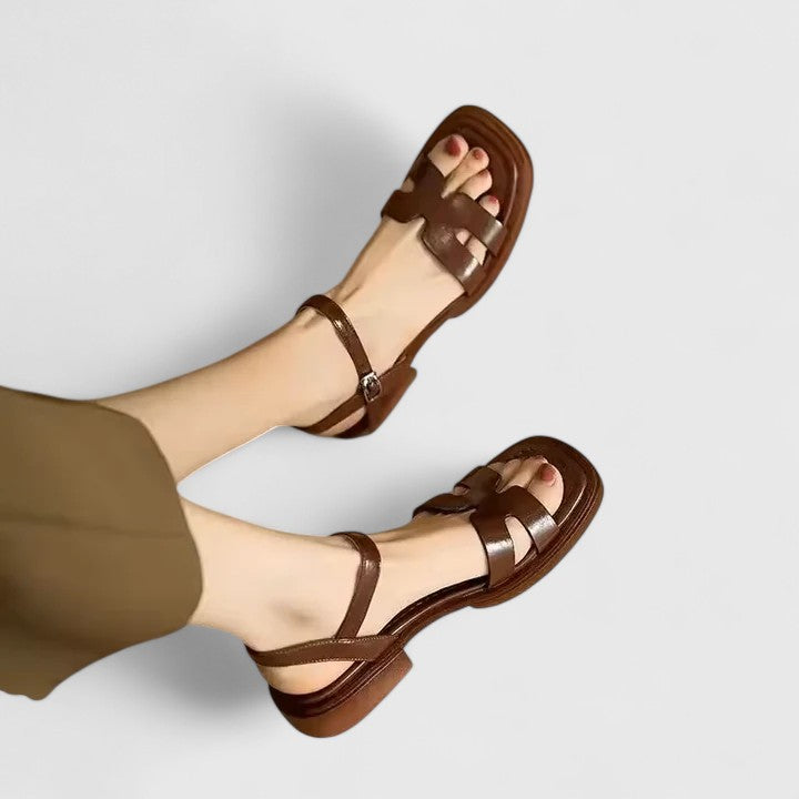 Deliane | Elegante matalat sandaalit