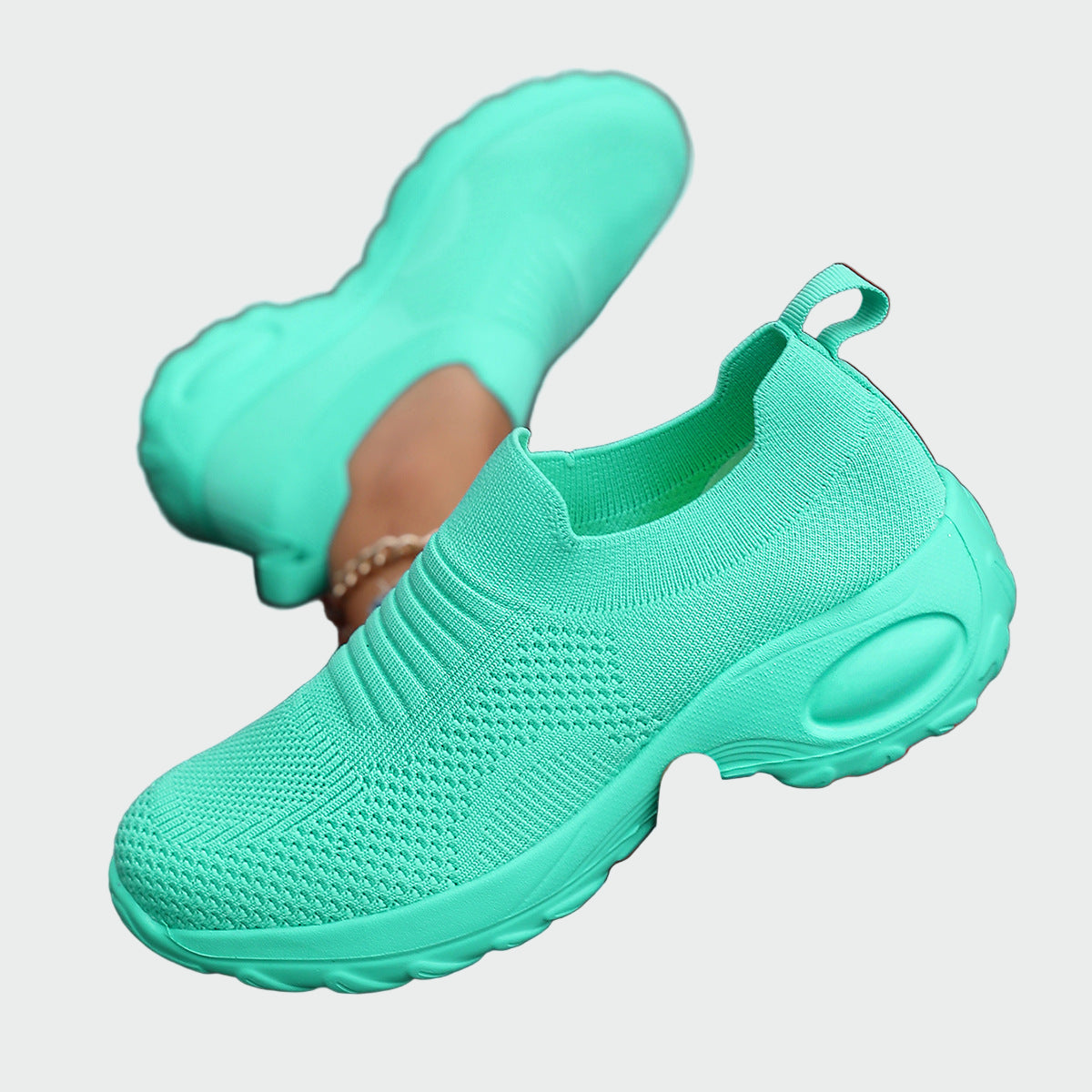 Věnceslava Neatvairāmas Slip-On Tenisītes Urban Style